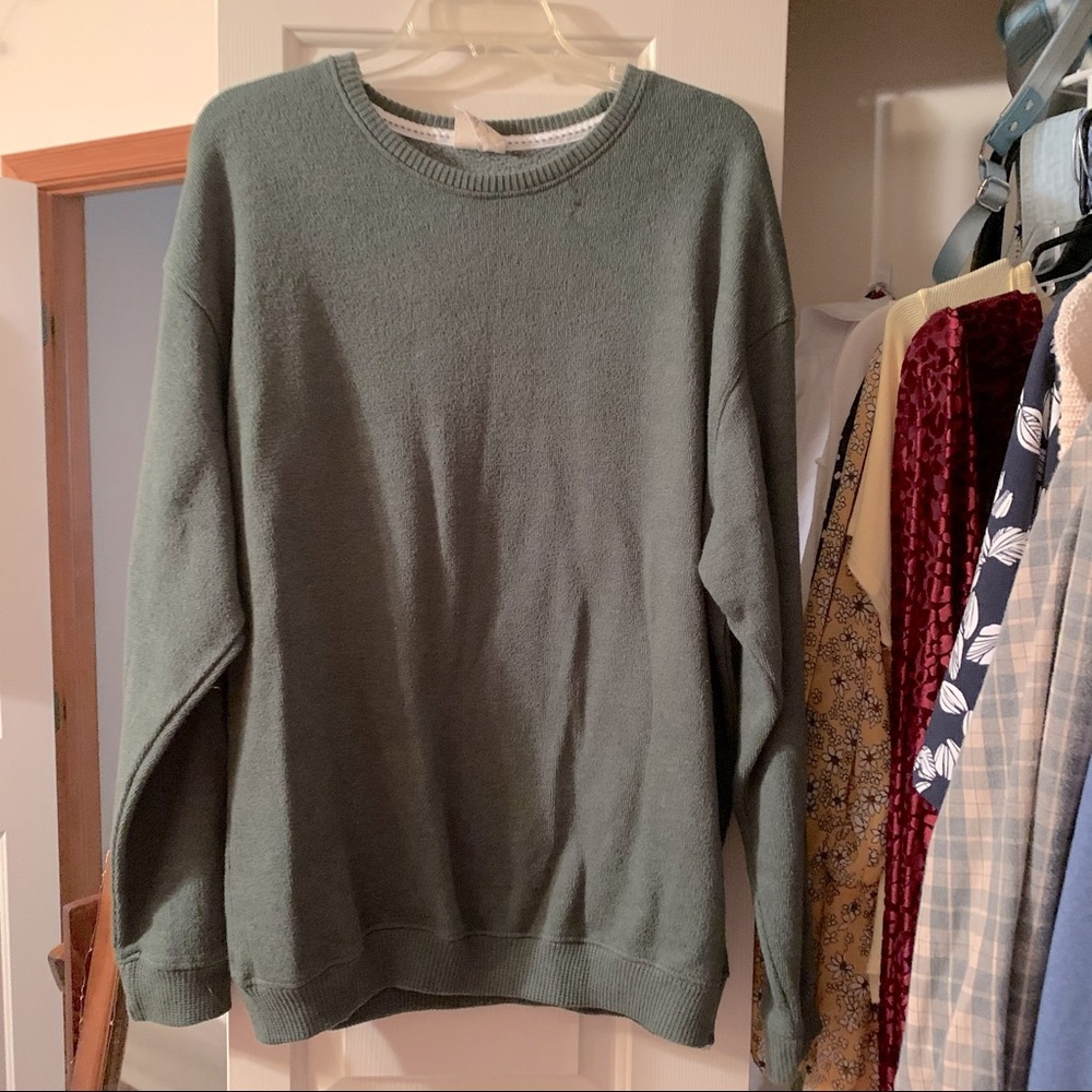 pacific & co green crewneck!